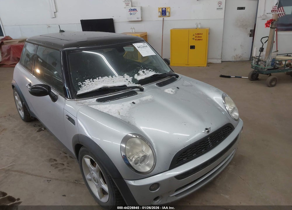 2006 MINI COOPER VIN: WMWRC33566TJ74635
