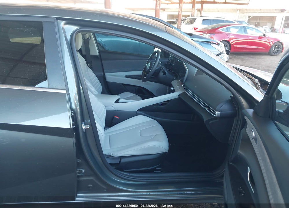 2025 HYUNDAI ELANTRA LIMITED VIN: KMHLP4DG3SU003182