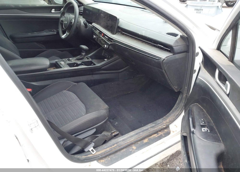 2025 KIA K5 LXS VIN: KNAG24J72S5272158