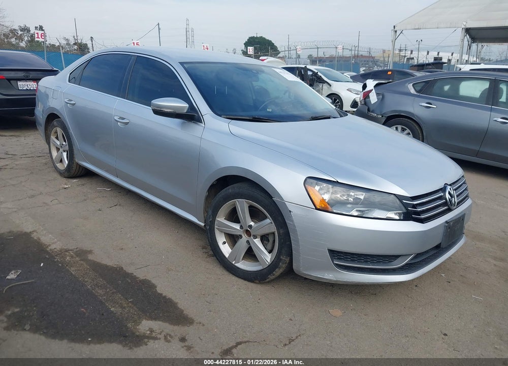 2015 VOLKSWAGEN PASSAT 1.8T SE VIN: 1VWBT7A38FC047251