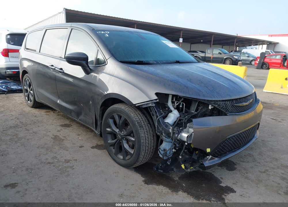 2018 CHRYSLER PACIFICA TOURING PLUS VIN: 2C4RC1FG5JR316719