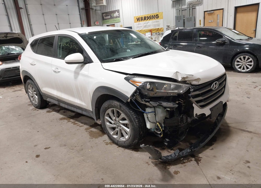2016 HYUNDAI TUCSON SE VIN: KM8J23A48GU089302