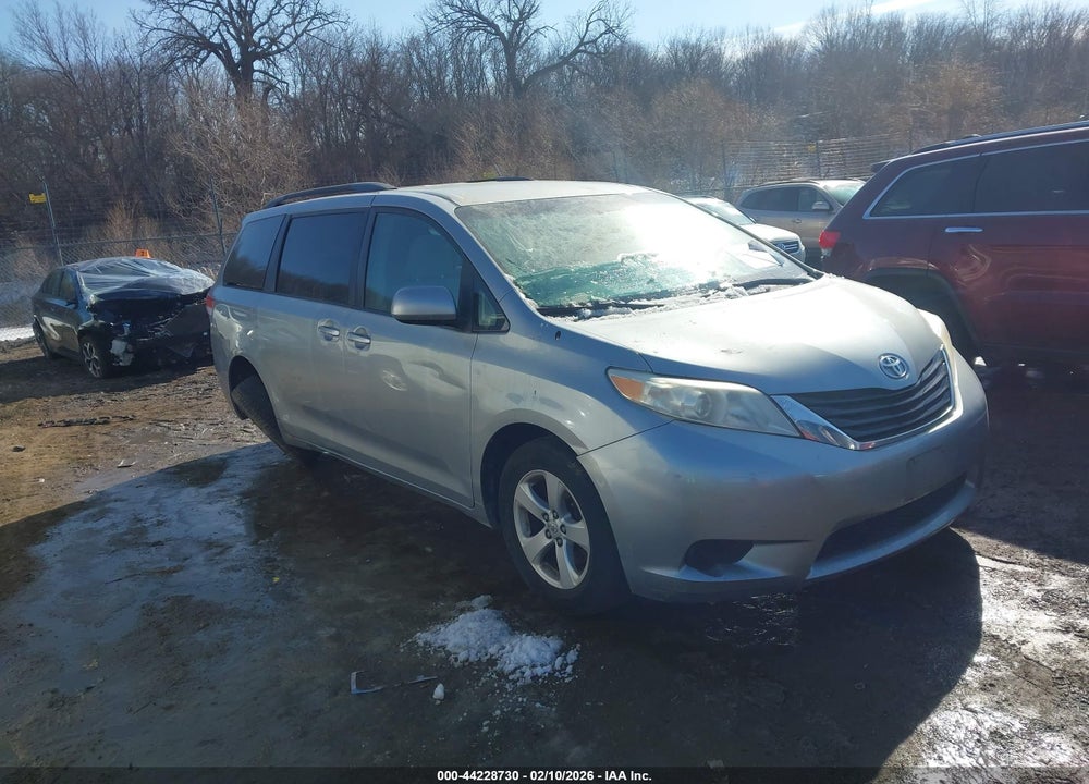 2011 TOYOTA SIENNA LE V6 VIN: 5TDKK3DC7BS096959
