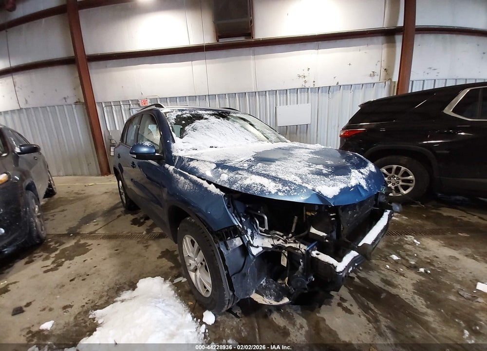2017 VOLKSWAGEN TIGUAN 2.0T S VIN: WVGBV7AX7HK003309