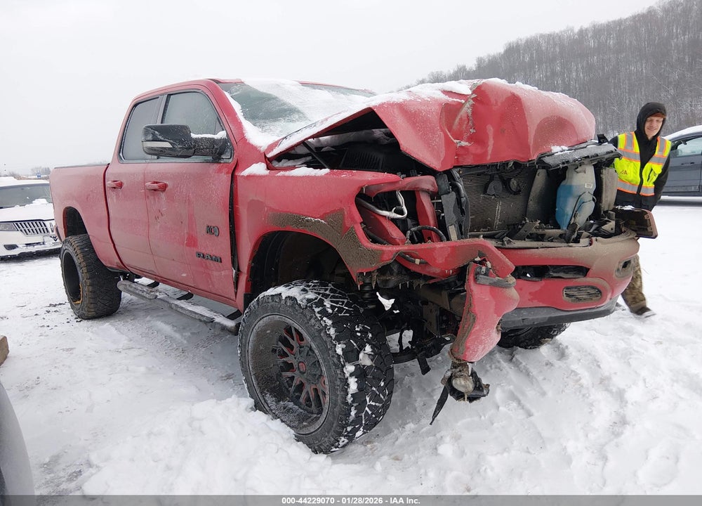 2022 RAM 1500 BIG HORN  4X4 6'4 BOX VIN: 1C6SRFBT8NN162064