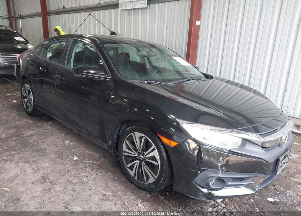 2018 HONDA CIVIC EX-L VIN: 2HGFC1F71JH641233