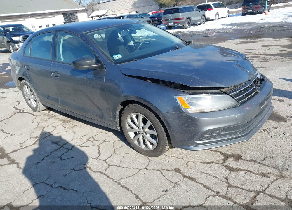 2015 VOLKSWAGEN JETTA 1.8T SE VIN: 3VWD07AJ1FM211048