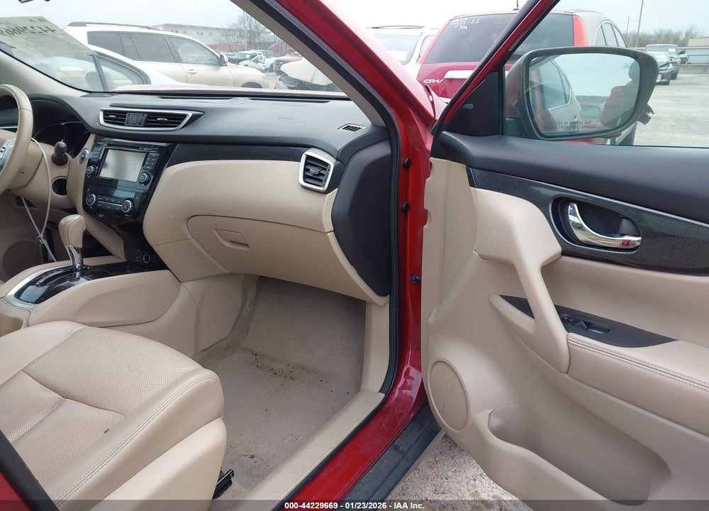 2015 NISSAN ROGUE SL VIN: 5N1AT2MT1FC904065