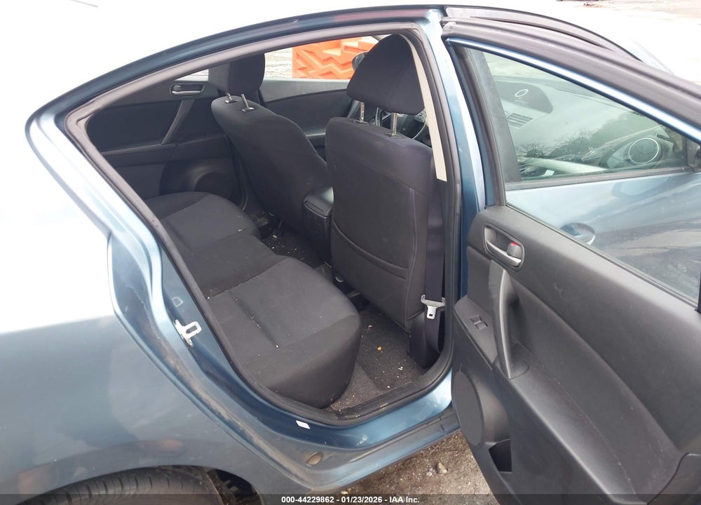 2011 MAZDA 3 I TOURING VIN: JM1BL1VF0B1476166