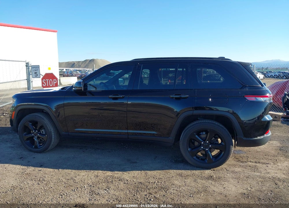 2023 JEEP GRAND CHEROKEE ALTITUDE 4X4 VIN: 1C4RJHAG2PC625474