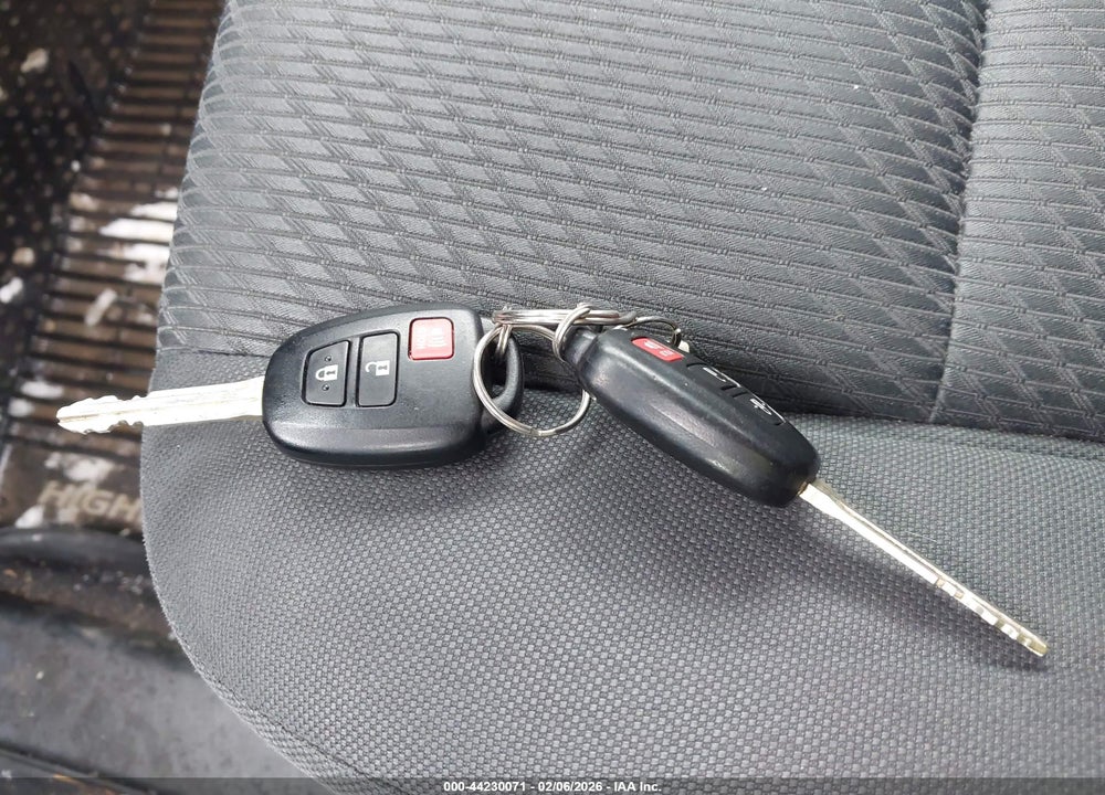 2019 TOYOTA HIGHLANDER LE VIN: 5TDBZRFH4KS739937