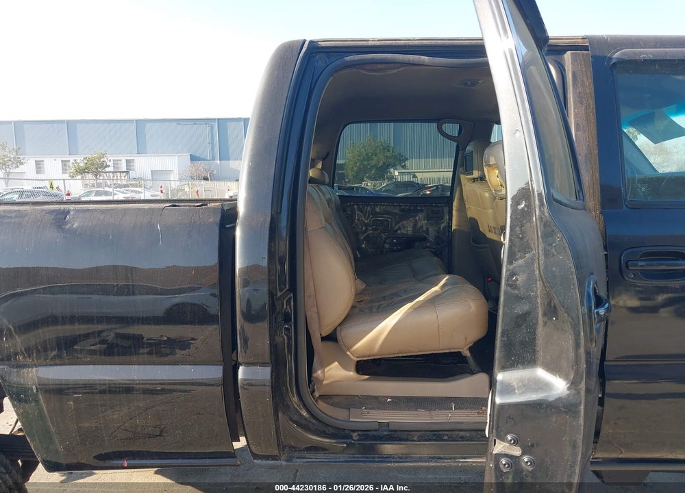 2002 CHEVROLET SILVERADO 2500HD LS VIN: 1GCHK231X2F167320