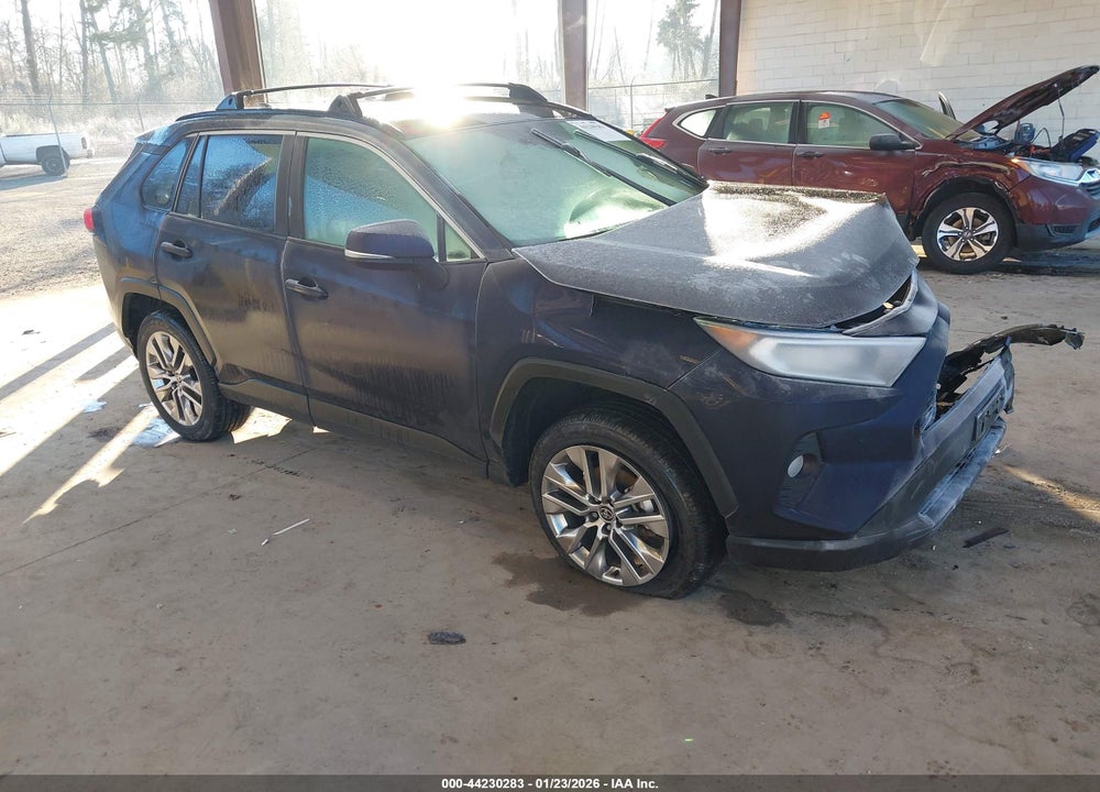2021 TOYOTA RAV4 XLE PREMIUM VIN: 2T3A1RFV3MW234837