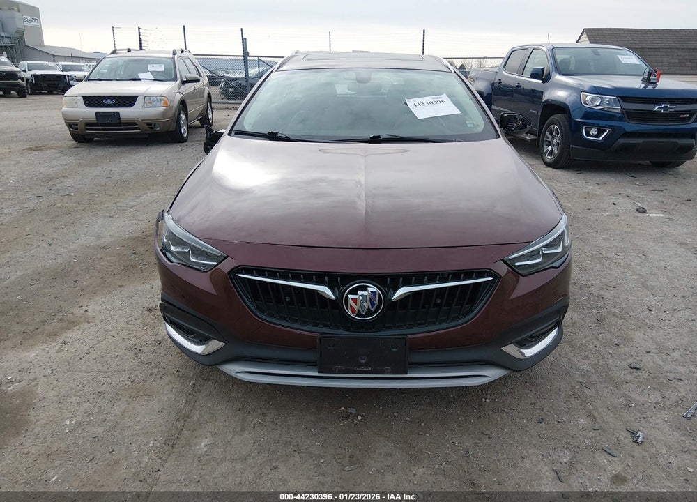 2019 BUICK REGAL TOURX AWD ESSENCE VIN: W04GV8SX2K1076528