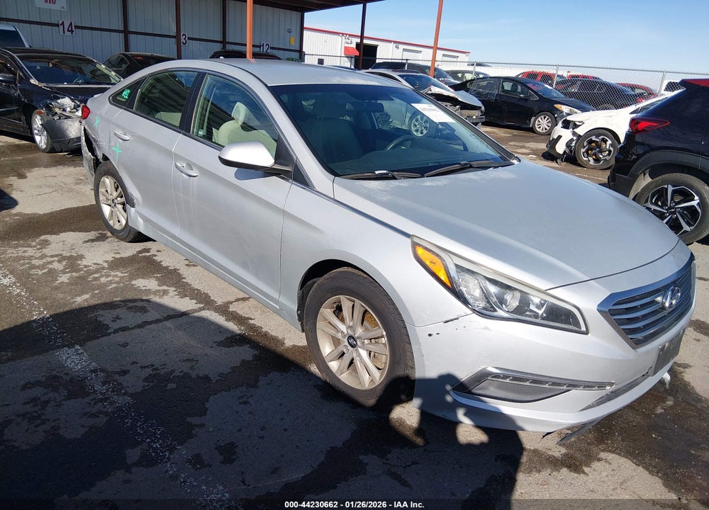 2015 HYUNDAI SONATA SE VIN: 5NPE24AF7FH004696