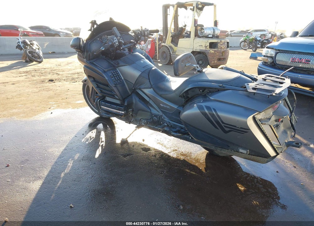 2015 HONDA GL1800 B VIN: JH2SC684XFK200611
