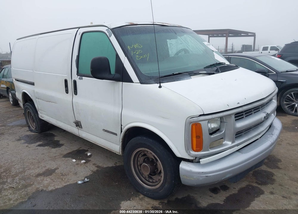 2000 CHEVROLET EXPRESS VIN: 1GCHG35R4Y1135088