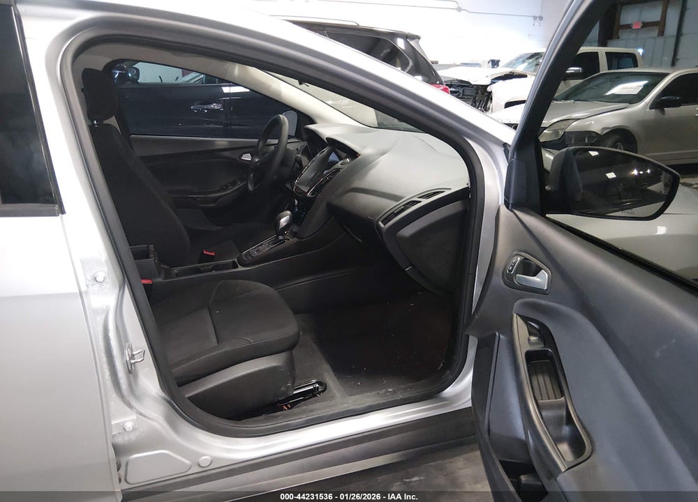 2018 FORD FOCUS SE VIN: 1FADP3F25JL224720