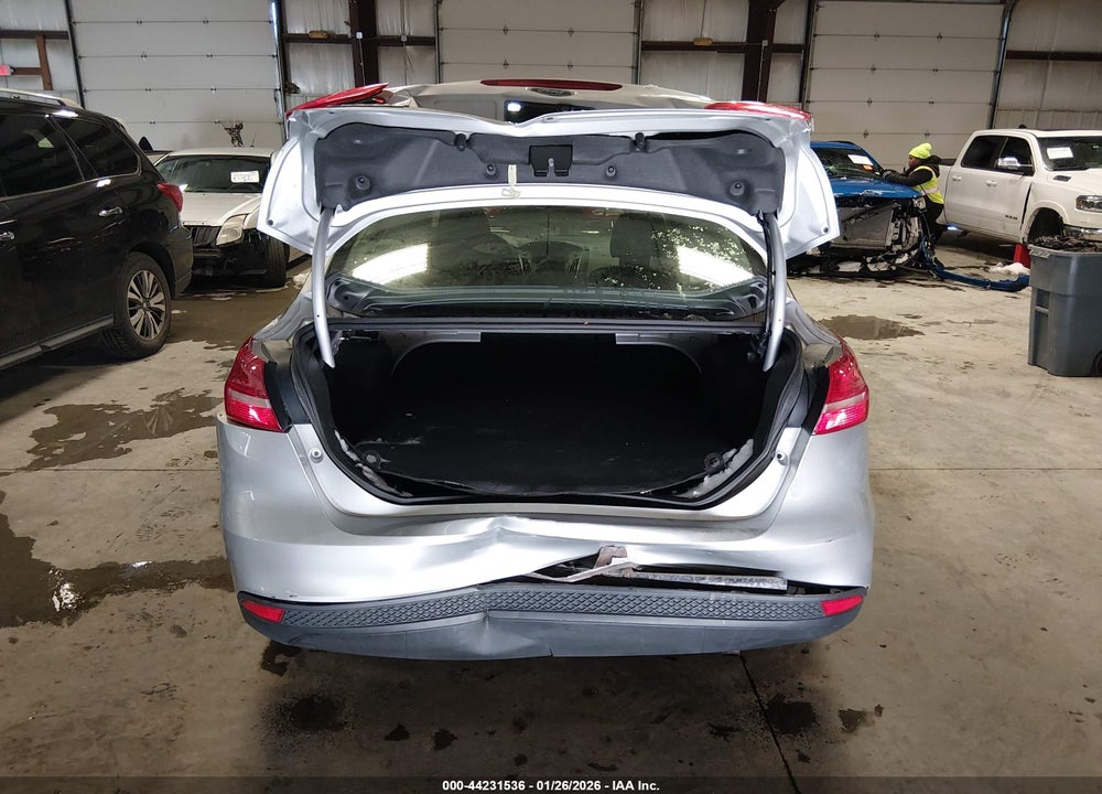 2018 FORD FOCUS SE VIN: 1FADP3F25JL224720