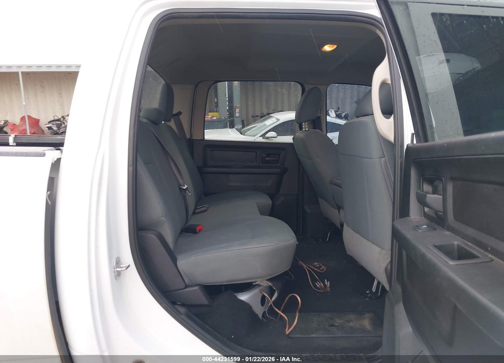 2019 RAM 1500 CLASSIC EXPRESS  4X2 5'7 BOX VIN: 1C6RR6KG2KS515008
