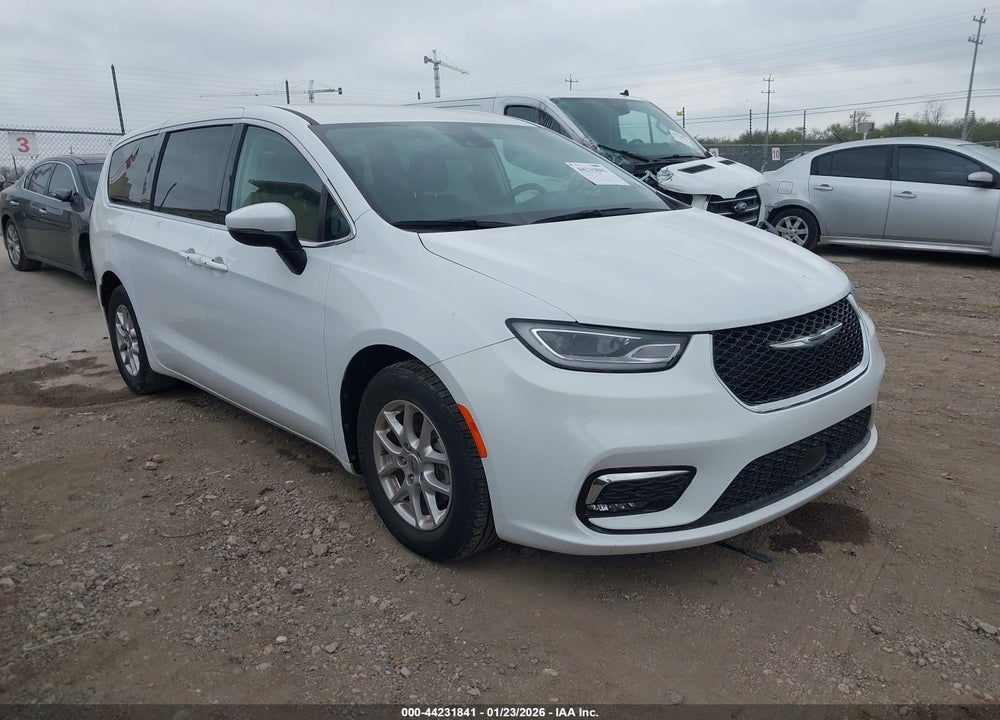 2023 CHRYSLER PACIFICA TOURING L VIN: 2C4RC1BG4PR550039