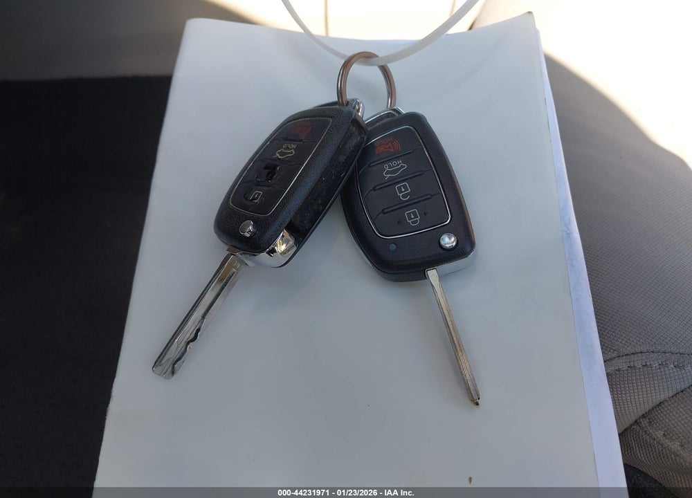 2015 HYUNDAI SONATA SE VIN: 5NPE24AF1FH254404