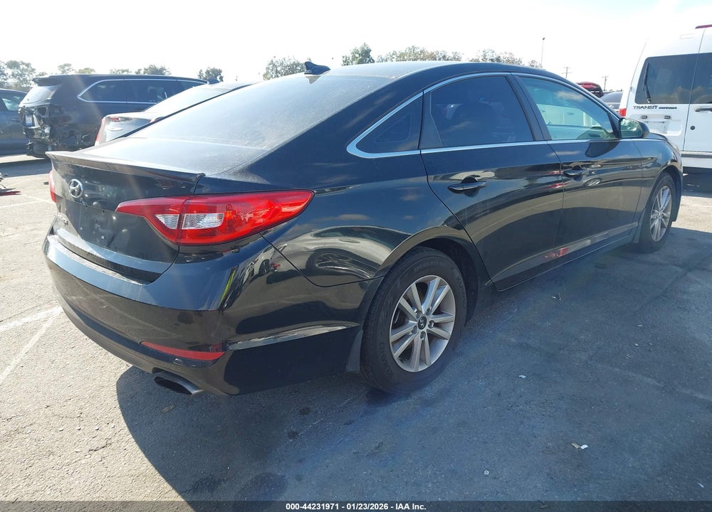 2015 HYUNDAI SONATA SE VIN: 5NPE24AF1FH254404