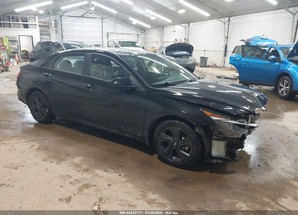2023 HYUNDAI ELANTRA SEL VIN: 5NPLM4AG9PH087690