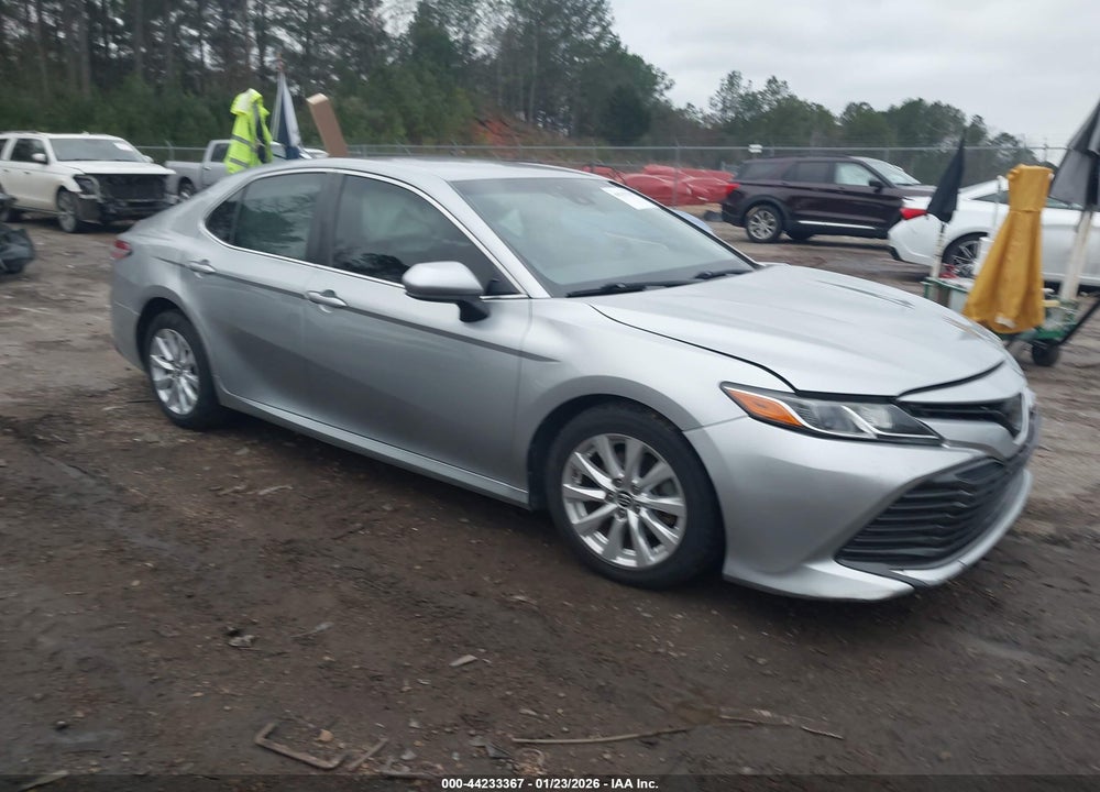 2018 TOYOTA CAMRY LE VIN: 4T1B11HK5JU501943