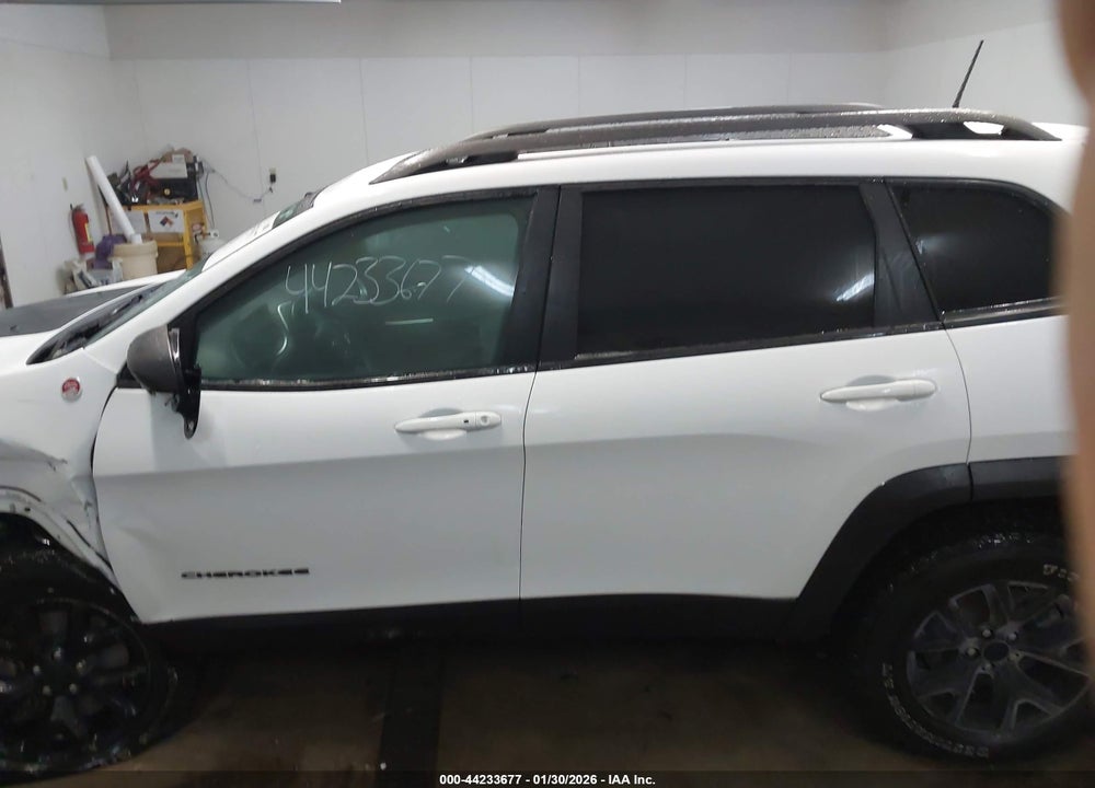 2018 JEEP CHEROKEE TRAILHAWK 4X4 VIN: 1C4PJMBX3JD525612