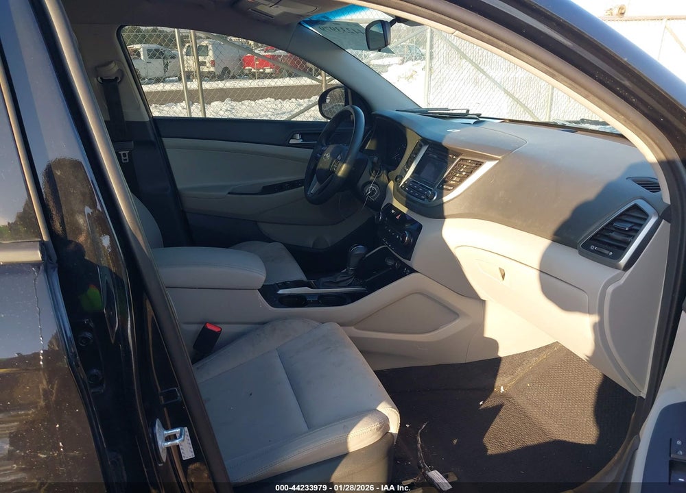 2018 HYUNDAI TUCSON SE VIN: KM8J2CA4XJU702317