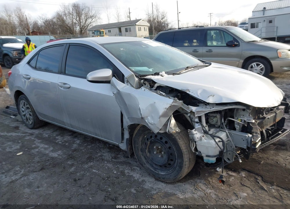 2018 TOYOTA COROLLA LE VIN: 2T1BURHE8JC075960
