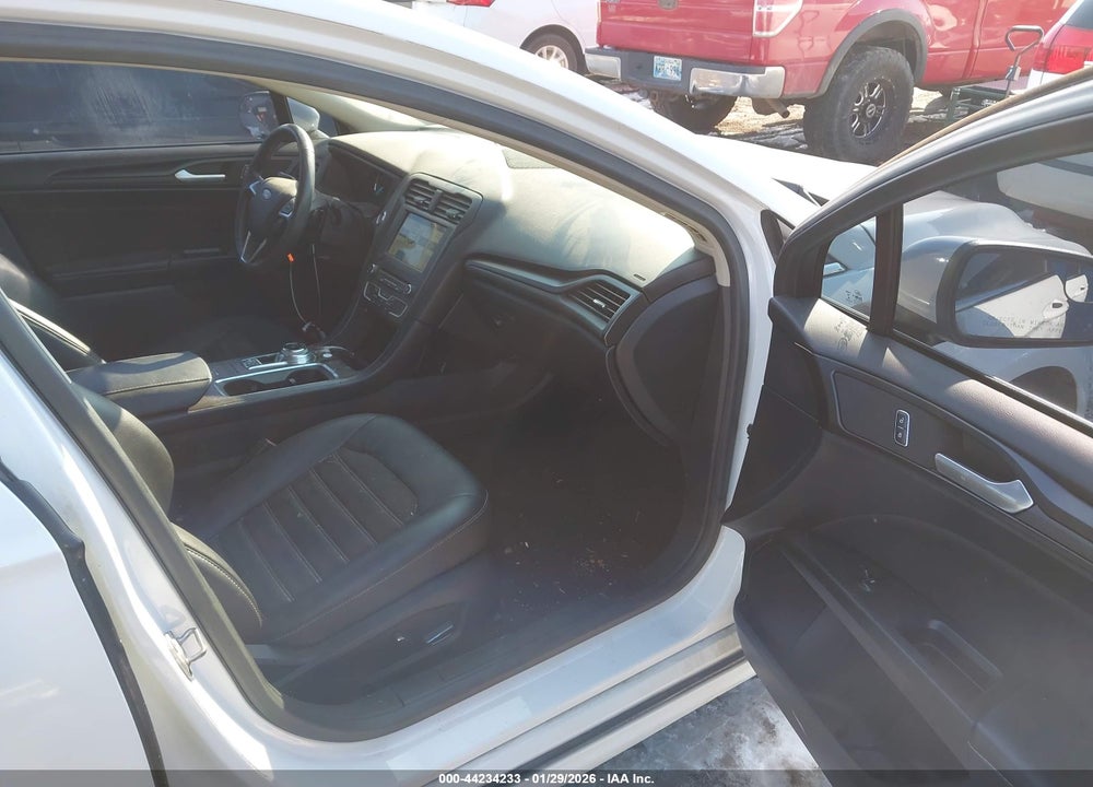 2018 FORD FUSION SE VIN: 3FA6P0HD8JR213685