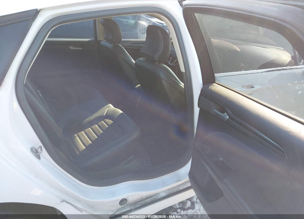 2018 FORD FUSION SE VIN: 3FA6P0HD8JR213685