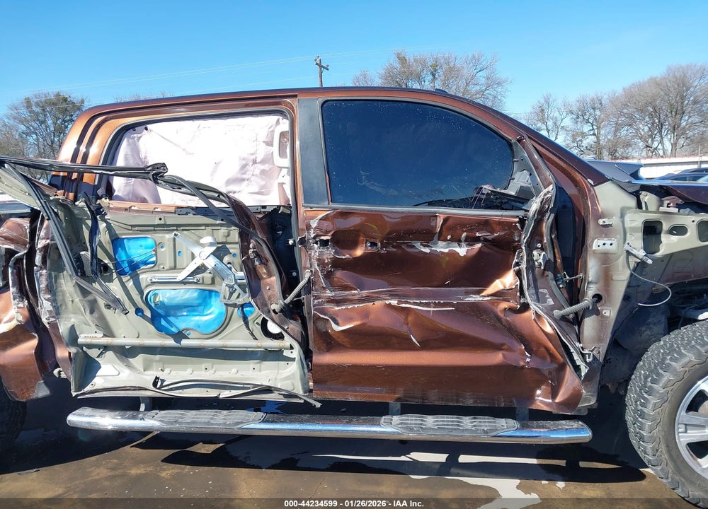 2017 TOYOTA TUNDRA 1794 5.7L V8 VIN: 5TFAW5F10HX617370
