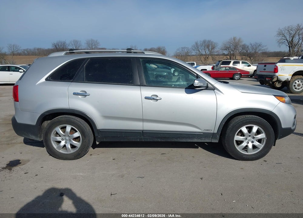 2012 KIA SORENTO LX VIN: 5XYKTDA68CG303407