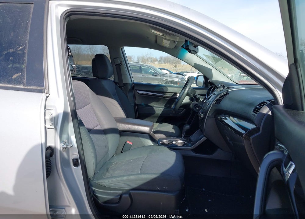 2012 KIA SORENTO LX VIN: 5XYKTDA68CG303407