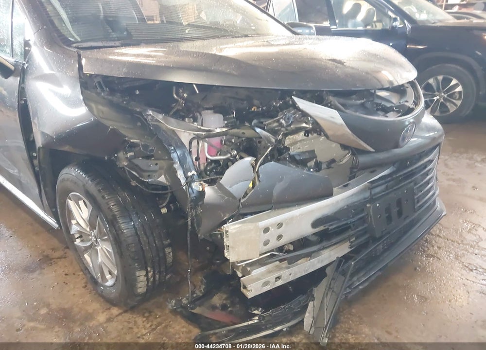 2025 TOYOTA SIENNA XLE VIN: 5TDYRKEC0SS289999