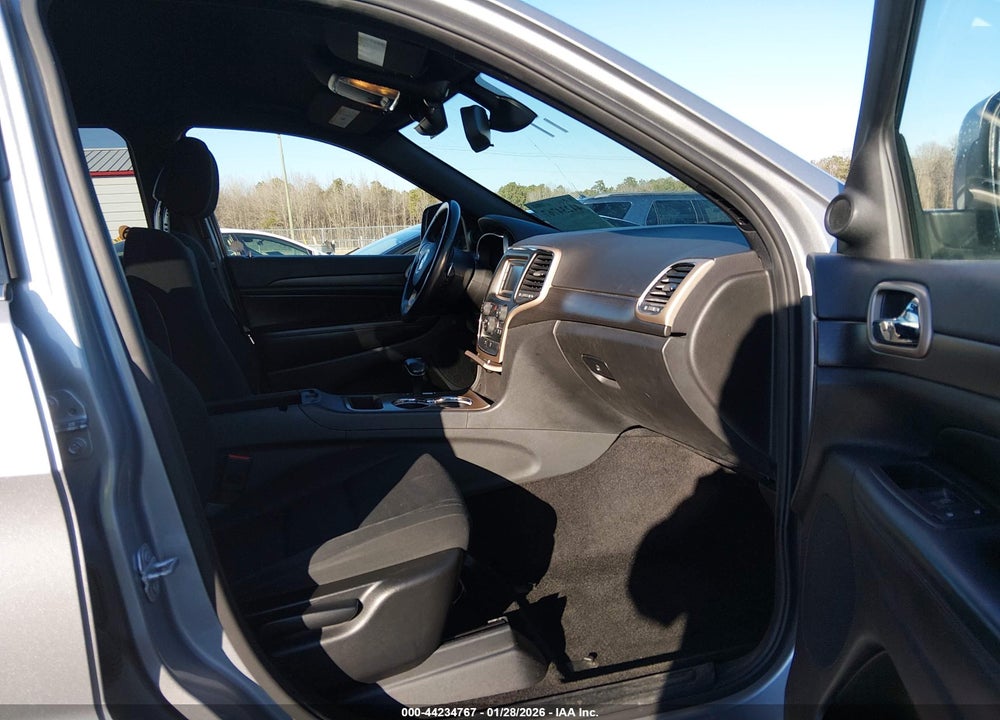2015 JEEP GRAND CHEROKEE LAREDO VIN: 1C4RJFAG9FC687845