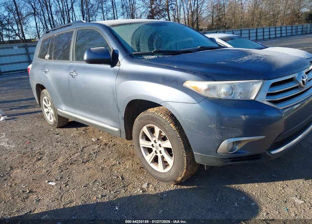 2013 TOYOTA HIGHLANDER BASE PLUS V6 VIN: 5TDBK3EH9DS221490
