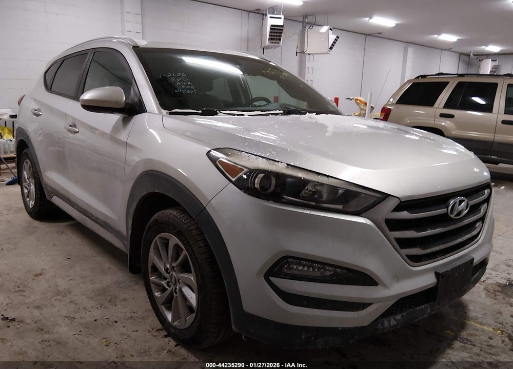 2017 HYUNDAI TUCSON SE VIN: KM8J3CA40HU478305