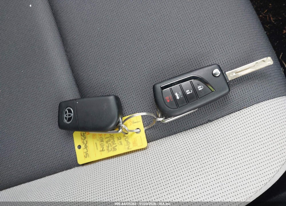 2025 TOYOTA COROLLA LE VIN: 5YFB4MDE1SP352975