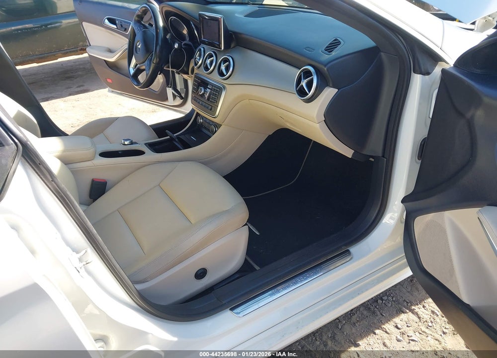 2014 MERCEDES-BENZ CLA 250 4MATIC VIN: WDDSJ4GB2EN139924