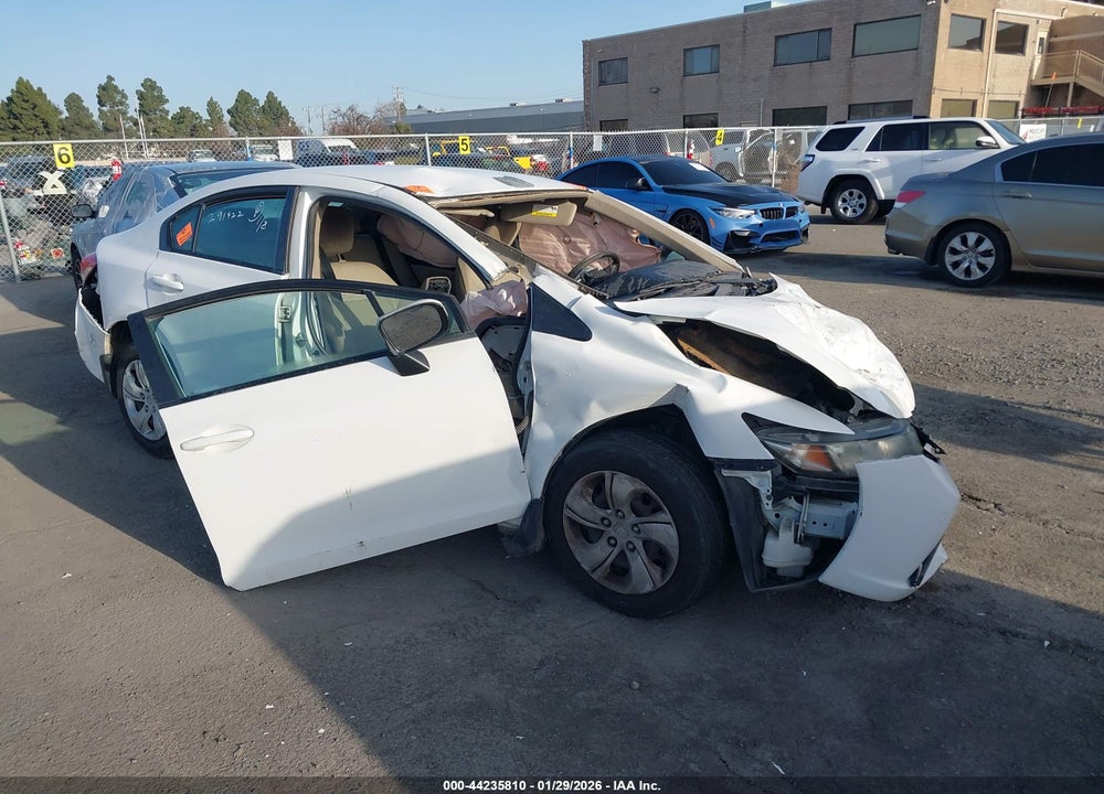 2015 HONDA CIVIC LX VIN: 2HGFB2F50FH516464
