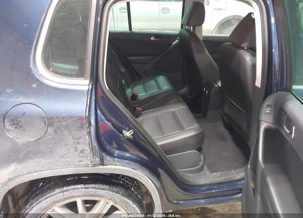 2013 VOLKSWAGEN TIGUAN SE VIN: WVGBV3AX9DW612980