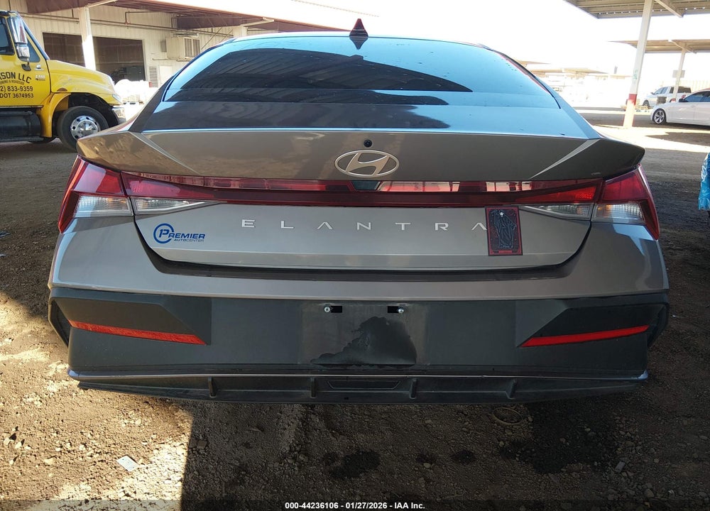 2024 HYUNDAI ELANTRA SE VIN: KMHLL4DG4RU657081