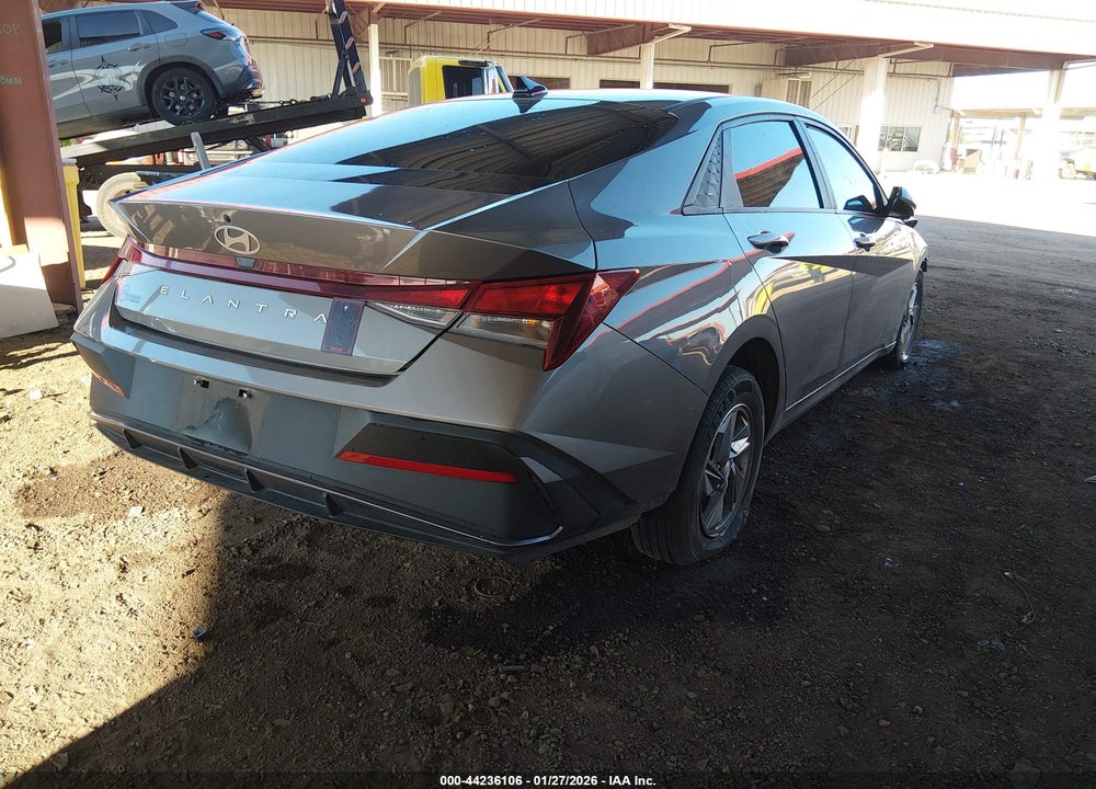 2024 HYUNDAI ELANTRA SE VIN: KMHLL4DG4RU657081