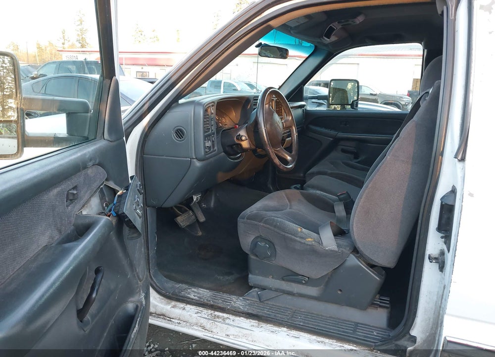 2001 GMC SIERRA 1500 SL/SLE VIN: 2GTEK19T411198204