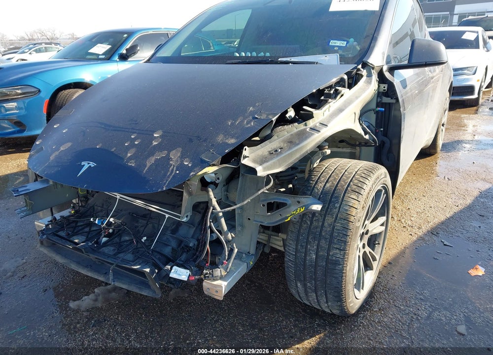 2024 TESLA MODEL Y LONG RANGE DUAL MOTOR ALL-WHEEL DRIVE VIN: 7SAYGDEEXRA323125