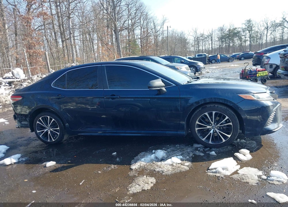 2018 TOYOTA CAMRY SE VIN: 4T1B11HK8JU636754